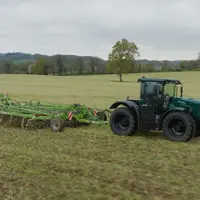 Tracteur électrique Seederal avec outil Duro France Compil à bêches roulantes