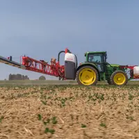 Cuve frontale Front Tank de Maschio Gaspardo combinée au pulvérisateur porté Tempo Ultra Isotronic