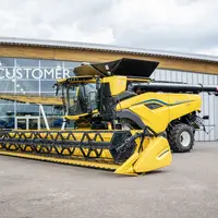 New Holland lance la moissonneuse-batteuse CR10, la petite soeur de la CR11 dévoilée à Agritechnica.