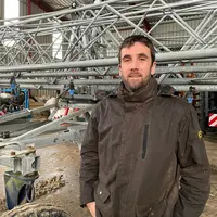 Sébastien Pichard possède trois rampes d’irrigation tractées par des enrouleurs qui lui permettent de mieux valoriser l’eau.