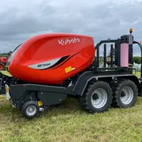 Combiné presse enrubanneuse BF3500 Flexiwrap de Kubota dans un champ