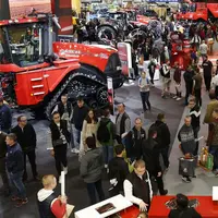 Stand Case IH au Sima avec tracteur Quadtrac