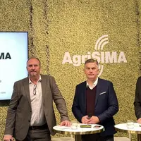 Damien Dubrulle, président d'Axema, Gaëtan Menard du salon EspritMeuble et Frédéric Bondoux de Profield Events lors de la