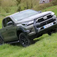Pick-up utilitaire Toyota Hilux à cabine approfondie