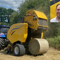 Charly Macé, agriculteur et entrepreneur de travaux agricoles dans le Calvados, essayeur de la presse à balles rondes New Holl