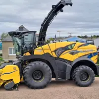 Vue latérale de l'ensileuse New Holland FR Forage Cruiser année modèle 2025 customisée par AF CUSTOM Aerographe-Fockeur <