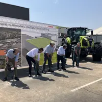 Claas pose la première pierre au Mans d'un nouveau bâtiment de 3 800 m² qui devrait être achevé fin 2026.