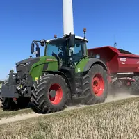 tracteur Fendt 700 VarioDrive Gen7.1 au transport.