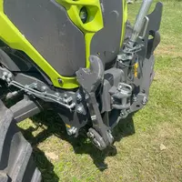 Relevage avant du tracteur Claas Axos 3.105