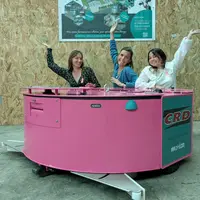 Robot aspirateur de lisier CRD de couleur rose - opération Octobre Rose