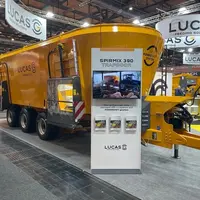Remorque mélangeuse Lucas G Spirmix à trois vis verticales présentée au salon allemand Agritechnica 2025