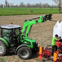 Tracteur Deutz-Fahr Série 5 Keyline avec chargeur frontal Deutz-Fahr