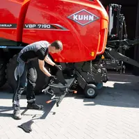 Presse enurbanneuse Kuhn VBP 7190 Intelliwrap avec cassette sortie du système de coupe Opticut 33