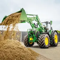 Chargeur frontal John Deere 685R sur tracteur John Deere 6R240