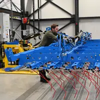 Assemblage d'une here étrille Lemken.
