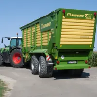 Remorque de transport TX avec tracteur Fendt