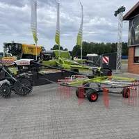 Andaineur Liner à double rotor de Claas avec retourneur d'andain à petits soleils