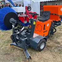 Balayeuse de logettes automotrice Tuchel Farm Profi