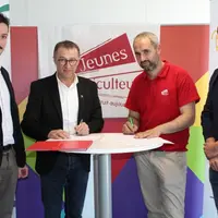 De gauche à droite : Victor Mounaud, chargé d’activité de la Caisse Régionale du Crédit Agricole Centre France, François Berthomier, Vice-Président de