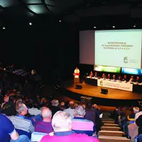 Une assemblée de près de 350 personnes attentive aux différentes interventions.