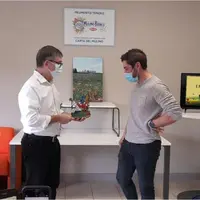 Remise du 3e prix à Jérôme Joly par Fabien Guillot, directeur des achats farines Barilla.