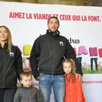 Marine et Michel Van Simmertier avec leurs deux enfants Léa et Gabriel ont posé leurs valises du côté de Saint-Alyre-Es-Montagne dans le Puy-de-Dôme.