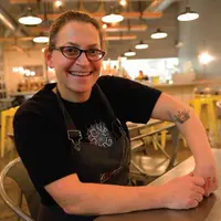 Le food truck et traiteur « Zazu kitchen + farm » de Dusky Estes en Californie présent lors de grands événements et festivals de musique regroupant ju