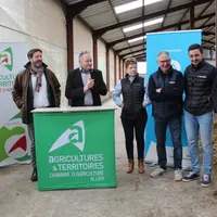 De gauche à droite : Emmanuel Ferrand, conseiller régional Aura, Fabrice Pannekoucke, vice-président Aura, Patrice Bonnin, président de la Chambre d'a