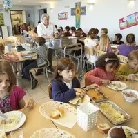 Selon l’Ademe, en matière de gaspillage alimentaire, la répartition des pertes est mieux gérée dans les écoles primaires que dans les collèges.