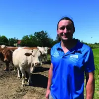 Pierre Picard est installé en Gaec, avec sa compagne et son frère à l’est de l’Allier.