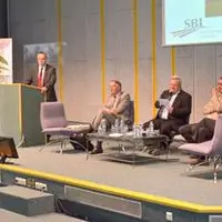 De gauche à droite, Pierre Pelloux, directeur du SBL, Alain Jeanroy, président du CGB,  Jean-Claude Delsuc, président du SBL et Gilles Berthonnèche, v