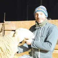 Yoan Thomas n’est pas un doux rêveur mais un berger déterminé à conduire son troupeau sur les sommets.