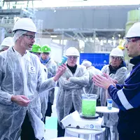 Laurent Wauquiez, en visite dans les locaux de Carbios le jeudi 12 janvier.