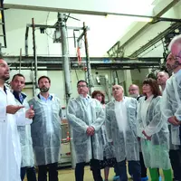 En visite le 4 août dernier à l'abattoir d'Ambert, les élus du territoire, du Département et de la Région, ont annoncé soutenir financièrement les tra