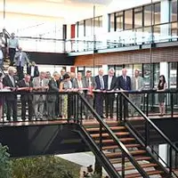 Jean-Yves Foucault, président de la coopérative, accompagné de nombreux acteurs locaux, a officiellement inauguré le nouveau siège social à Saint-Beau