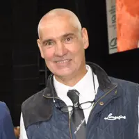 Olivier Lasternas au Sommet de l'Elevage sur le ring du zénith d'Auvergne où se déroulait le concours national de la race bovine limousine.