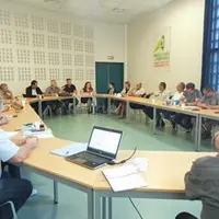 Les éleveurs allaitants et laitiers débattent sur un dossier sanitaire préoccupant.
