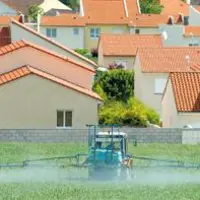 Zones d’habitation, zones artisanales et zones commerciales continuent de grignoter les terres agricoles.