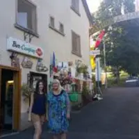 Tatiana en stage chez Agnès Valleix, au camping de la Haute-Sioule,
a progressé dans l'apprentissage du français durant son séjour.