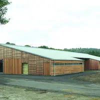 Construction en bois dans un bâtiment d'élevage