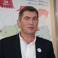 Paul Auffray, président de la FNP, est éleveur à Plouvara près de Saint Brieuc. 45ha de cultures- 1600 places d’engraissement- une maternité collectiv