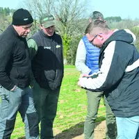 La visite de la plateforme expérimentale ACM à Celles-sur-Durolle a tenu sa première promesse de favoriser l'échange technique autour des céréales.