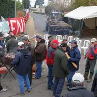 fin du blocage de l'abattoir de Villefranche d'Allier le 11 novemebre