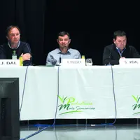 De gauche à droite : Jérôme Dal, vice-président de l'AGPM-Maïs Semence, Régis Rougier, président du Syndicat des Producteurs de Maïs Semence et Sébast