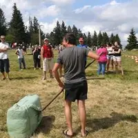 Avec le lancé de bottes de paille, les JA ont fait un carton !