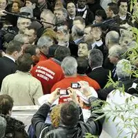Le Chef de l’Etat a discuté une quinzaine de minutes avec les éleveurs dans le Hall 1.