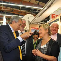 Sur le stand des Cuma, la présidente de la FRCuma de Rhône-Alpes, Isabelle Costa-Roch et le trésorier de la FRCuma d’Auvergne, Claude Vanneau ont insi