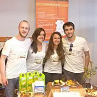 Les quatre étudiants en master Communication et Solidarité à l’Université Blaise Pascal ont réussi à conjuguer enseignement et solidarité.