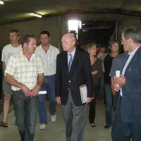 Au Gaec des Coustilles à Cournols, les agriculteurs ont insisté auprès du Préfet sur la nécessité de préserver le revenu des producteurs.