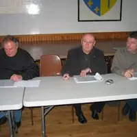 Guy Chambon (à gauche) aux côtés de François Marion, conseiller général, maire de Saint-Donat et Bruno Faure, directeur du Herd Book Salers.